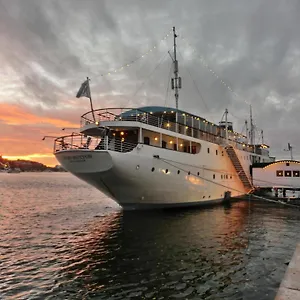 Mälardrottningen Yacht Hotel&restaurant Botel